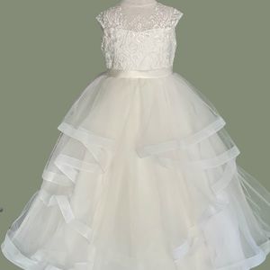 Size 5 girl ivory petal dress. Joan Calabrese Lace with Tiered Organza Skirt